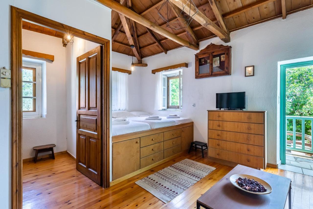 La Belle Merle Panormos  Ngoại thất bức ảnh