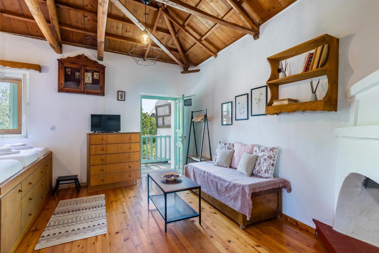 La Belle Merle Panormos  Ngoại thất bức ảnh