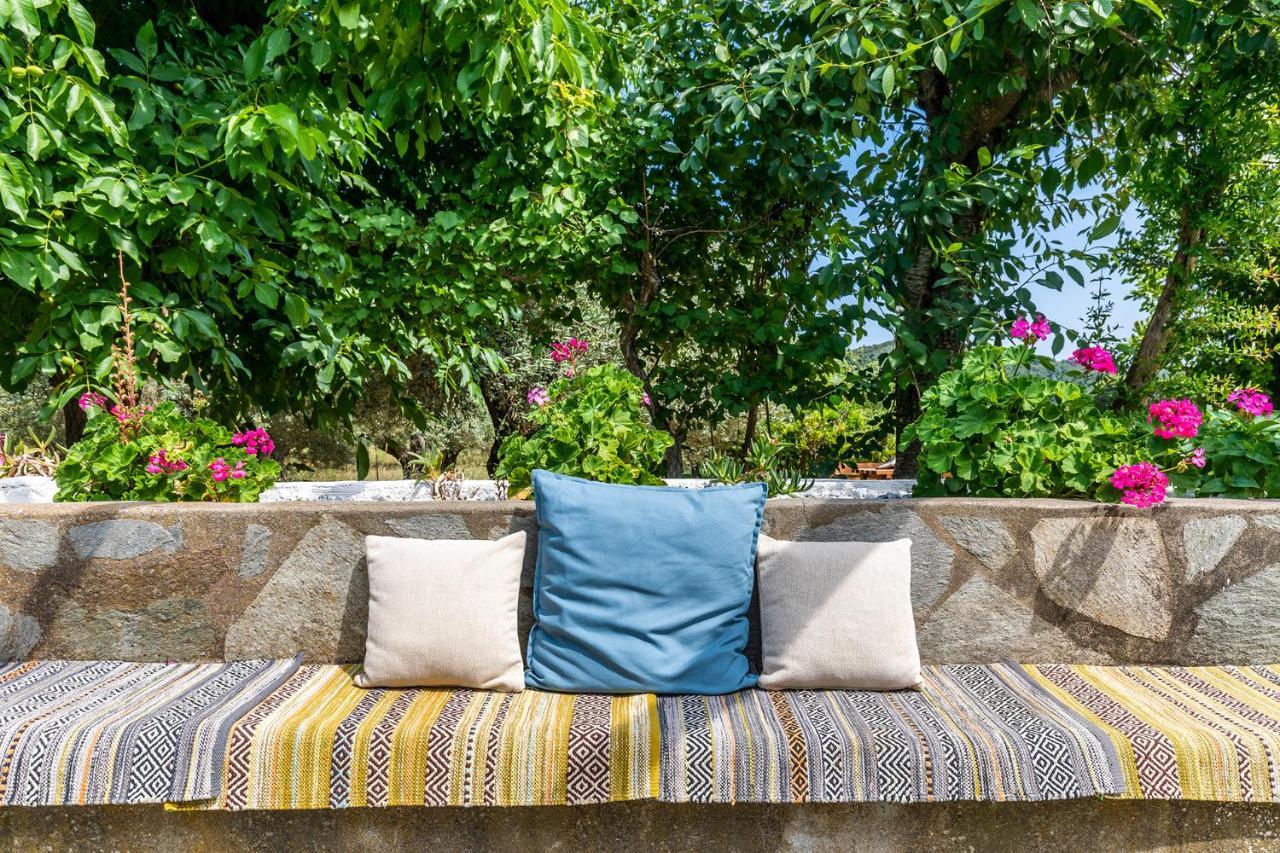 La Belle Merle Panormos  Ngoại thất bức ảnh